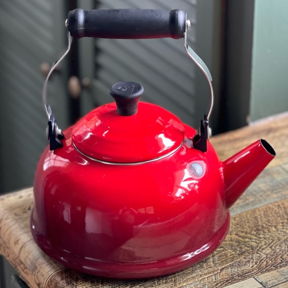 Le Creuset red enamel kettle - Picture 2 of 5